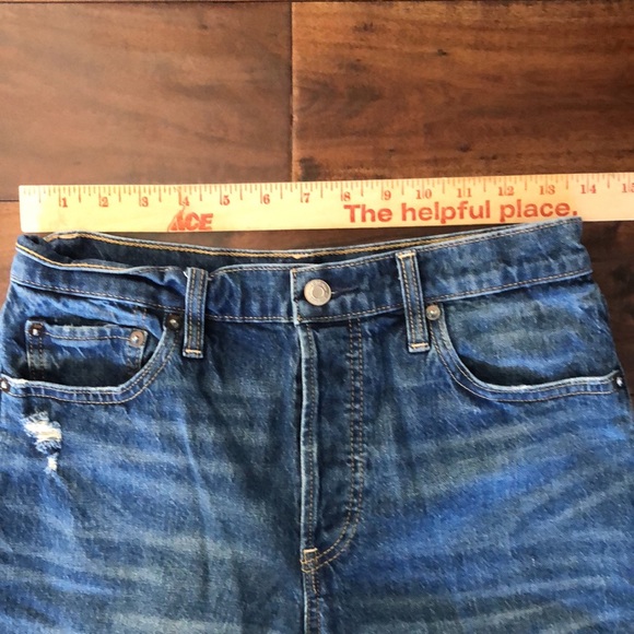 Gap | women’s distressed denim Bermuda shorts size 2/26. - Picture 10 of 13